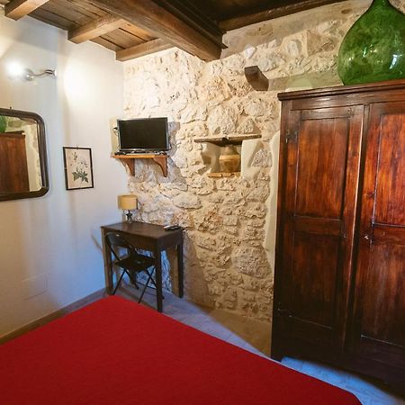 Nena Al Borgo Castello Bed & Breakfast Pico Exterior photo
