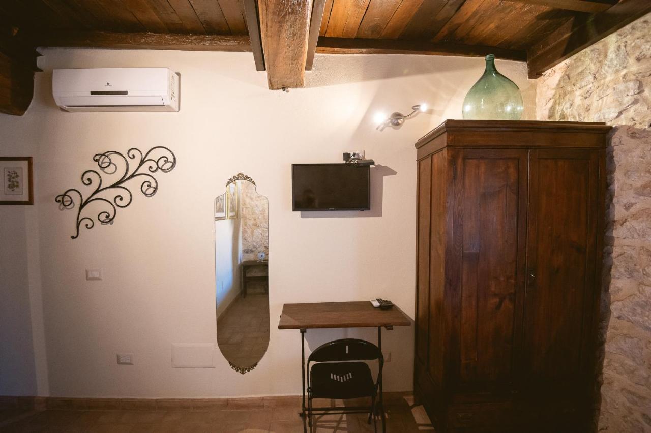 Nena Al Borgo Castello Bed & Breakfast Pico Exterior photo