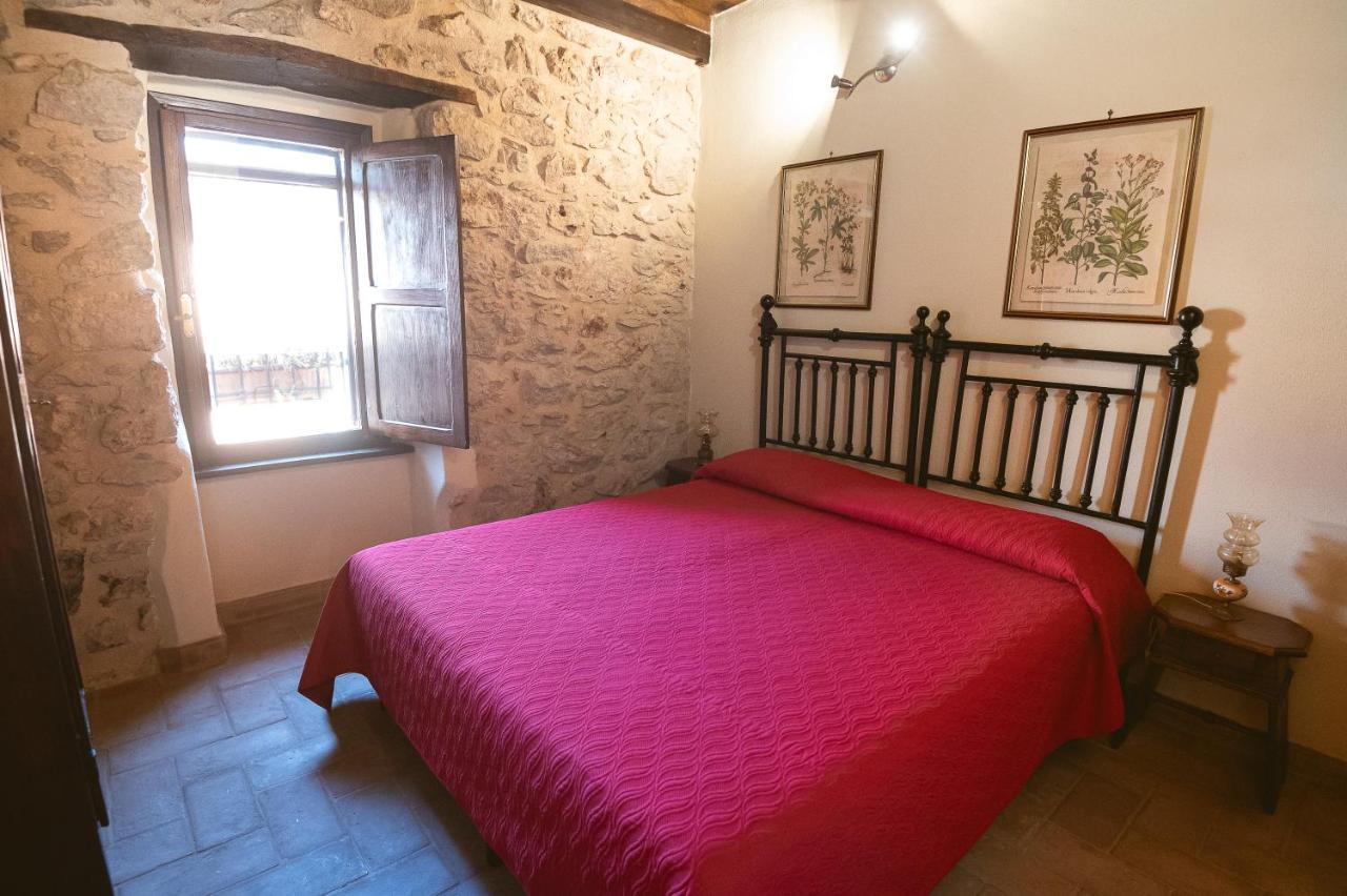 Nena Al Borgo Castello Bed & Breakfast Pico Exterior photo