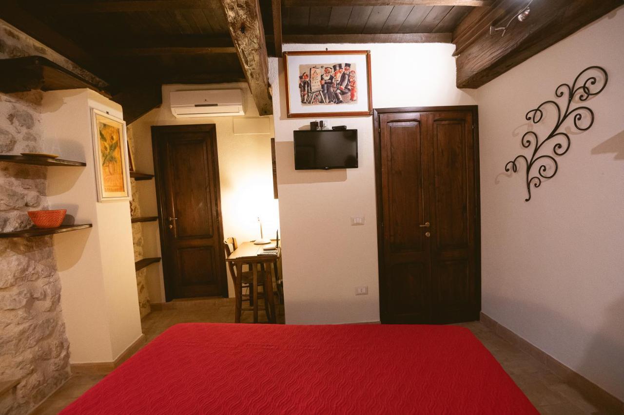 Nena Al Borgo Castello Bed & Breakfast Pico Exterior photo