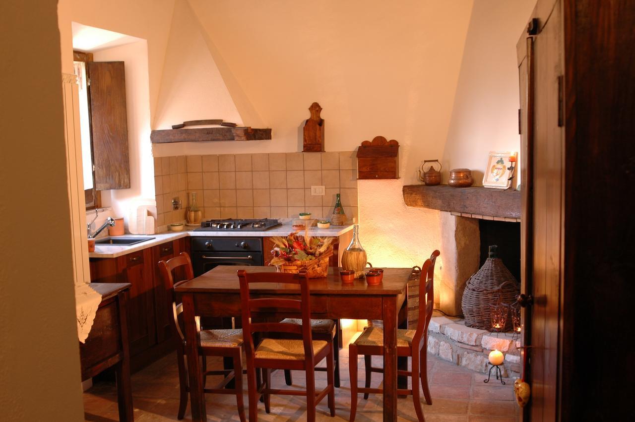 Nena Al Borgo Castello Bed & Breakfast Pico Room photo