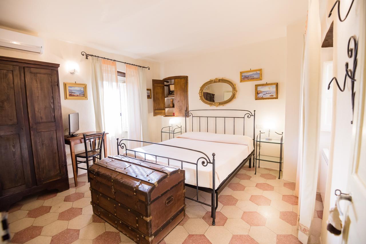 Nena Al Borgo Castello Bed & Breakfast Pico Exterior photo