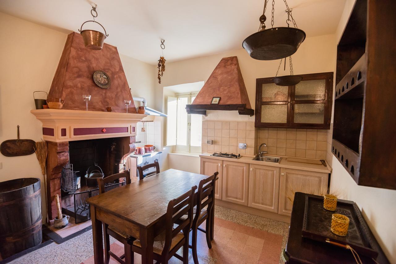 Nena Al Borgo Castello Bed & Breakfast Pico Exterior photo
