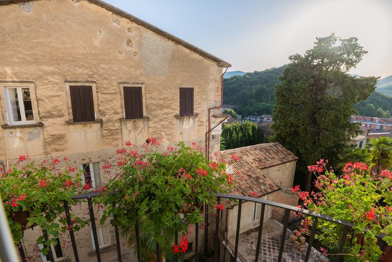 Nena Al Borgo Castello Bed & Breakfast Pico Exterior photo