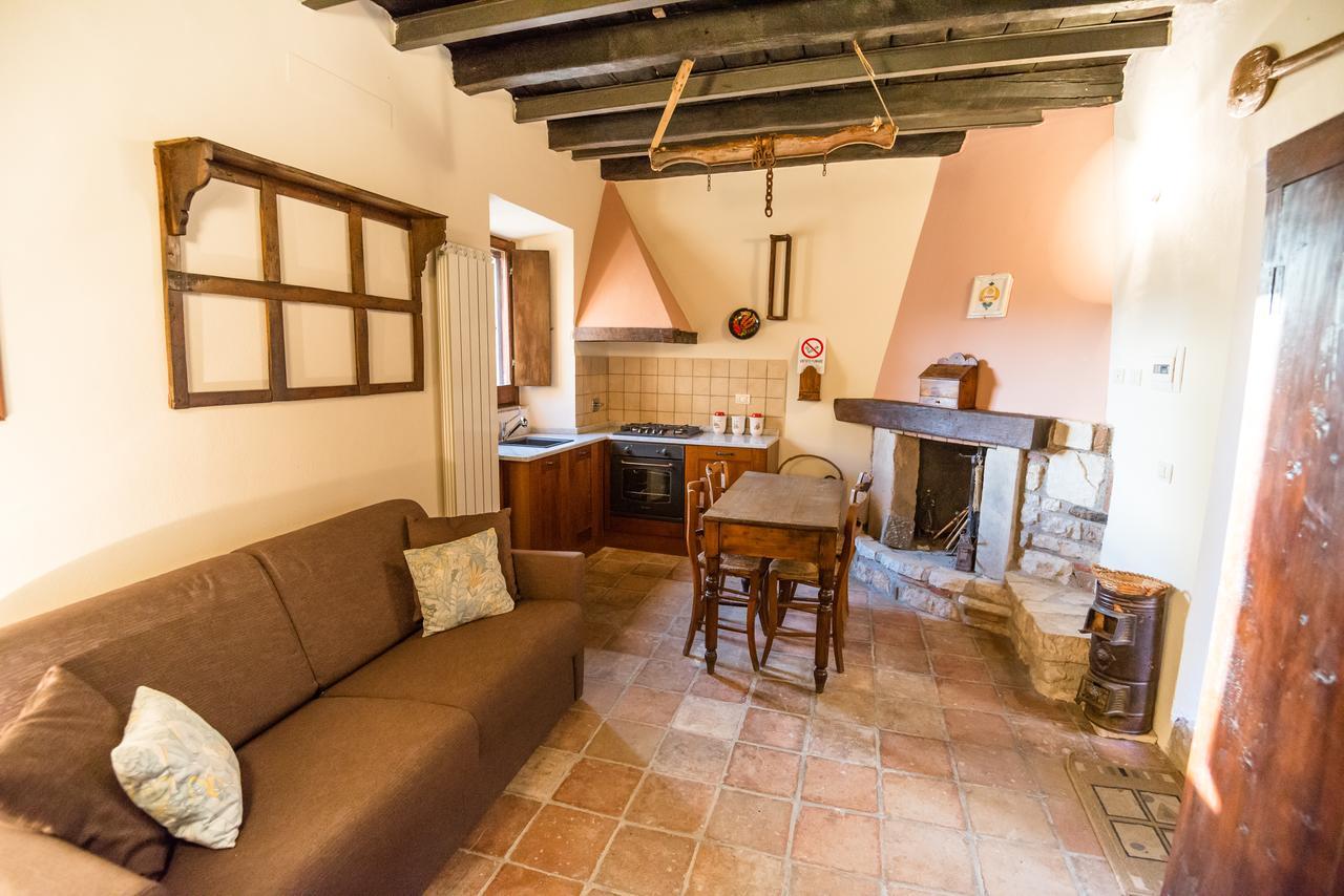 Nena Al Borgo Castello Bed & Breakfast Pico Exterior photo